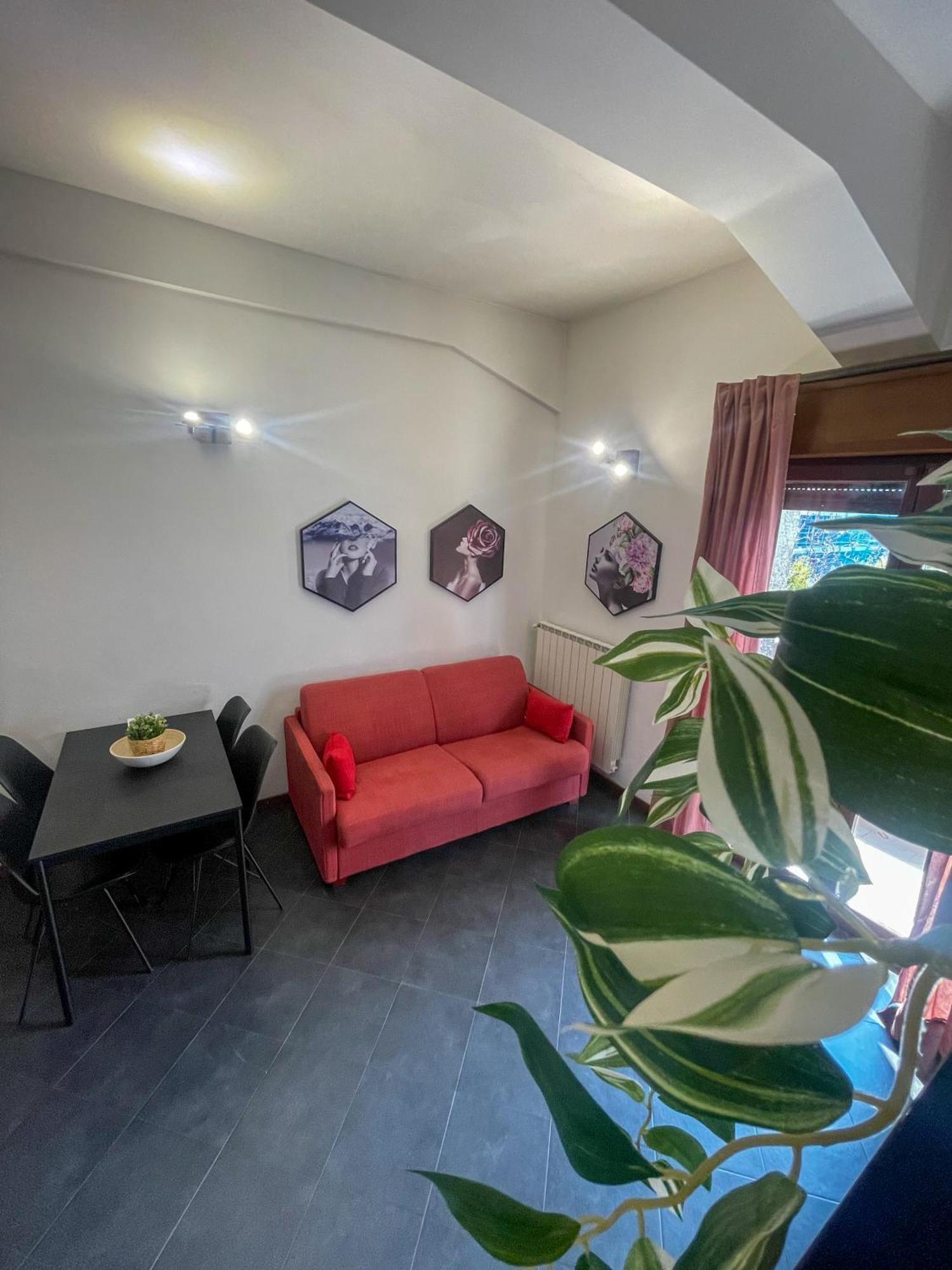 Home In Town - Niguarda - Metro M3 Sotto Casa - Duomo In 12Min 米兰 外观 照片